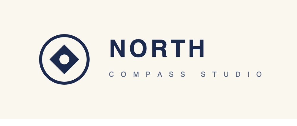 NORTH COMPASS — ミニマル幾何ロゴ（コンパスモチーフ）